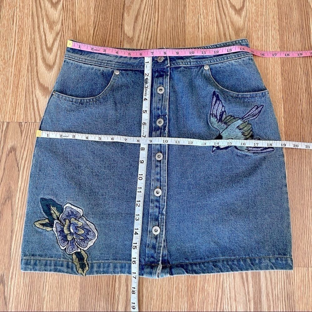 ð
ºEMBROIDERED Denim Mini Skirt - Picture 10 of 13